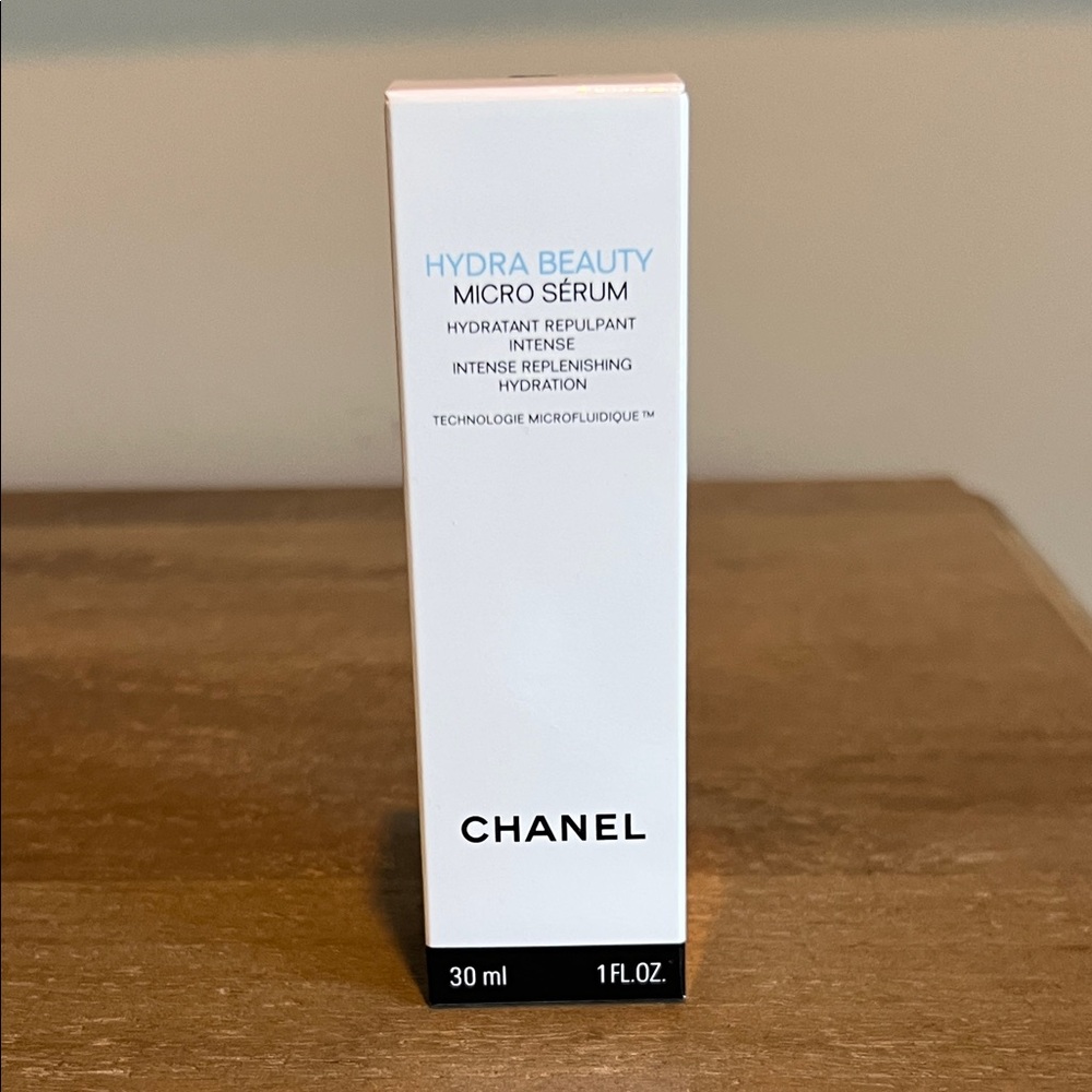 CHANEL Hydra Beauty Micro Serum in White and Black